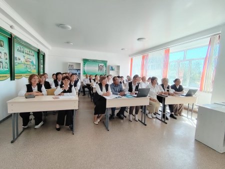 Мемлекет басшысы Қасым-Жомарт Тоқаевтың «Жасанды интеллект дәуіріндегі Қазақстан: өзекті мәселелер және оны түбегейлі цифрлық өзгерістер арқылы шешу» атты Қазақстан халқына Жолдауы талқыланды.